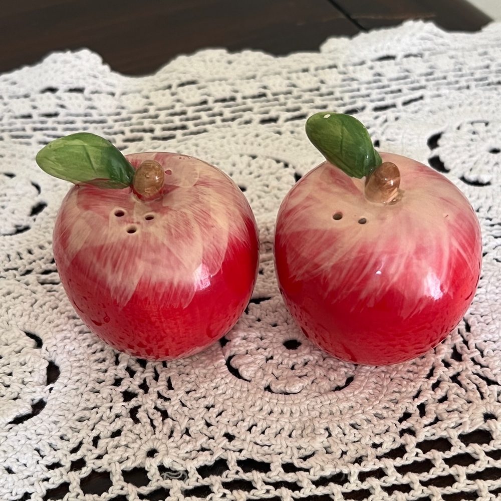 Vintage Ceramic Apple Salt and Pepper Shakers